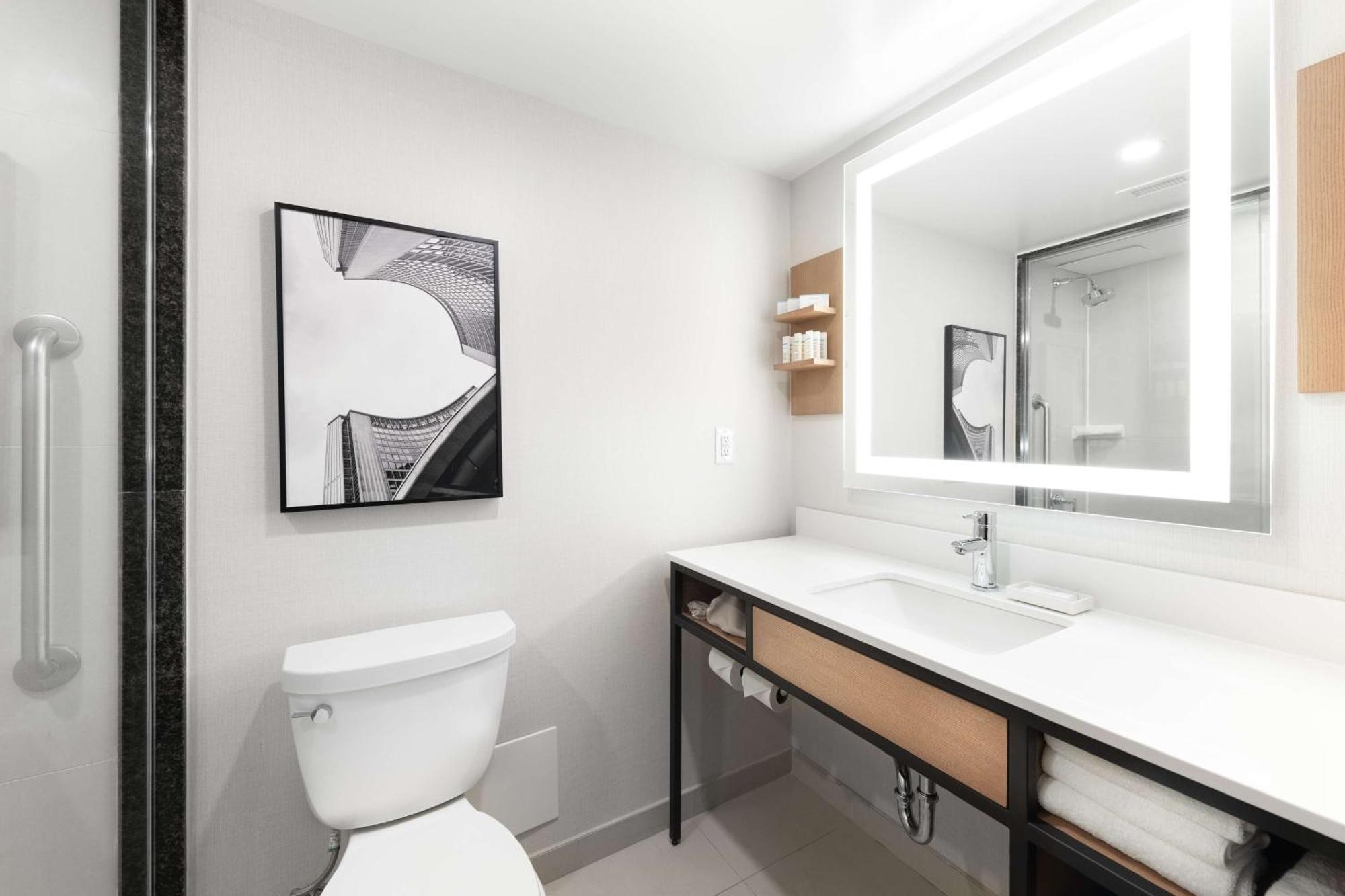 Hilton Garden Inn Toronto Airport Mississauga Extérieur photo