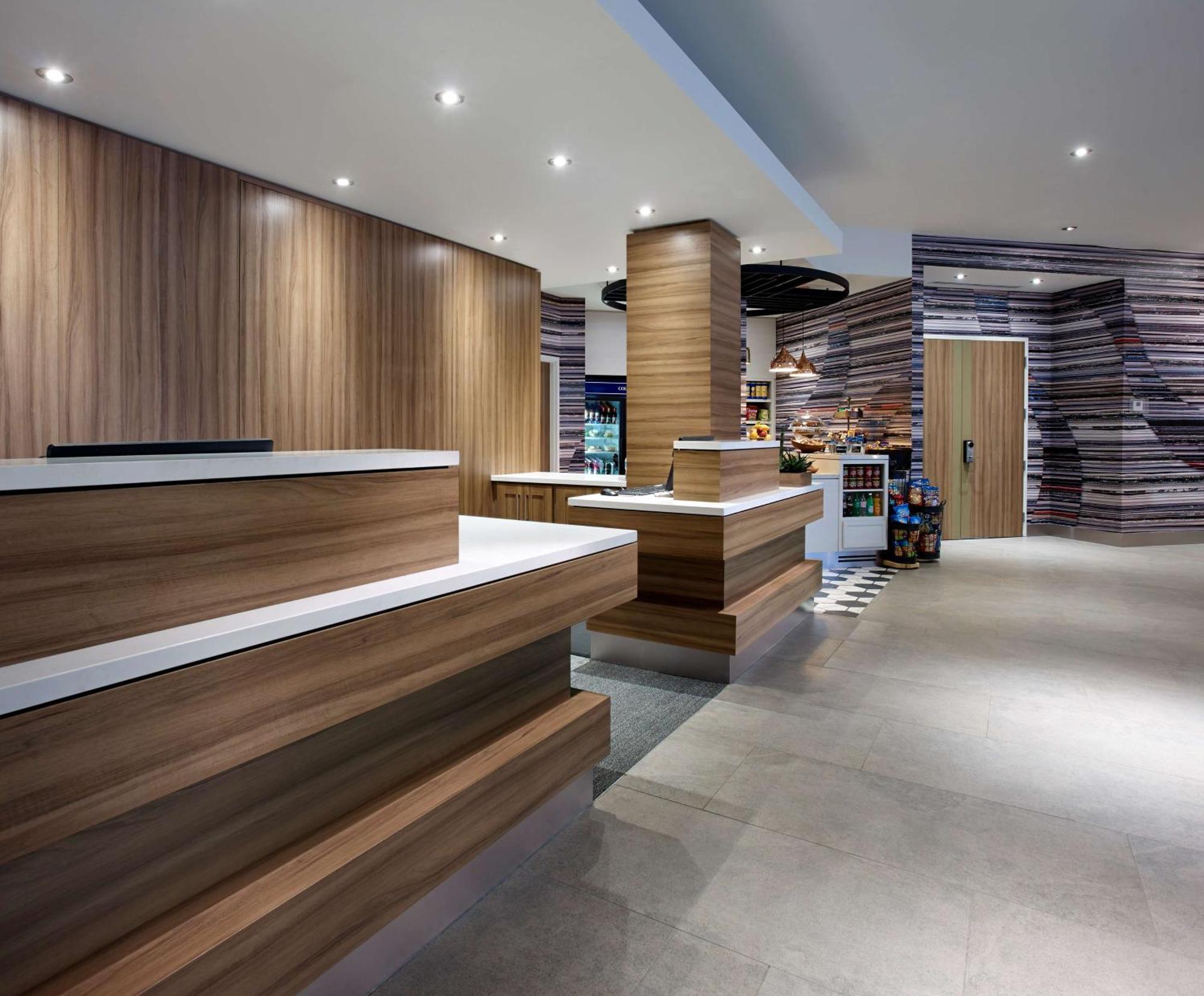 Hilton Garden Inn Toronto Airport Mississauga Extérieur photo